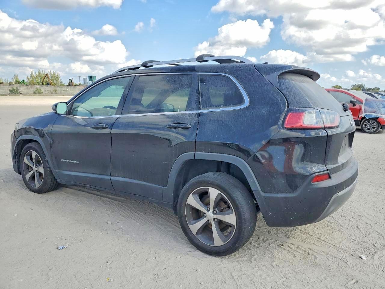 2019 Jeep Cherokee Limited - Image 2