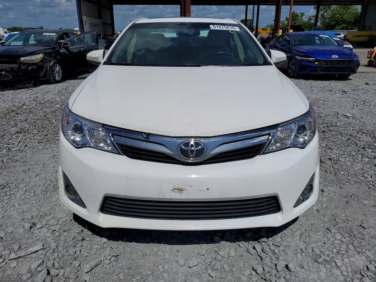 2012 Toyota Camry Xle - Image 5