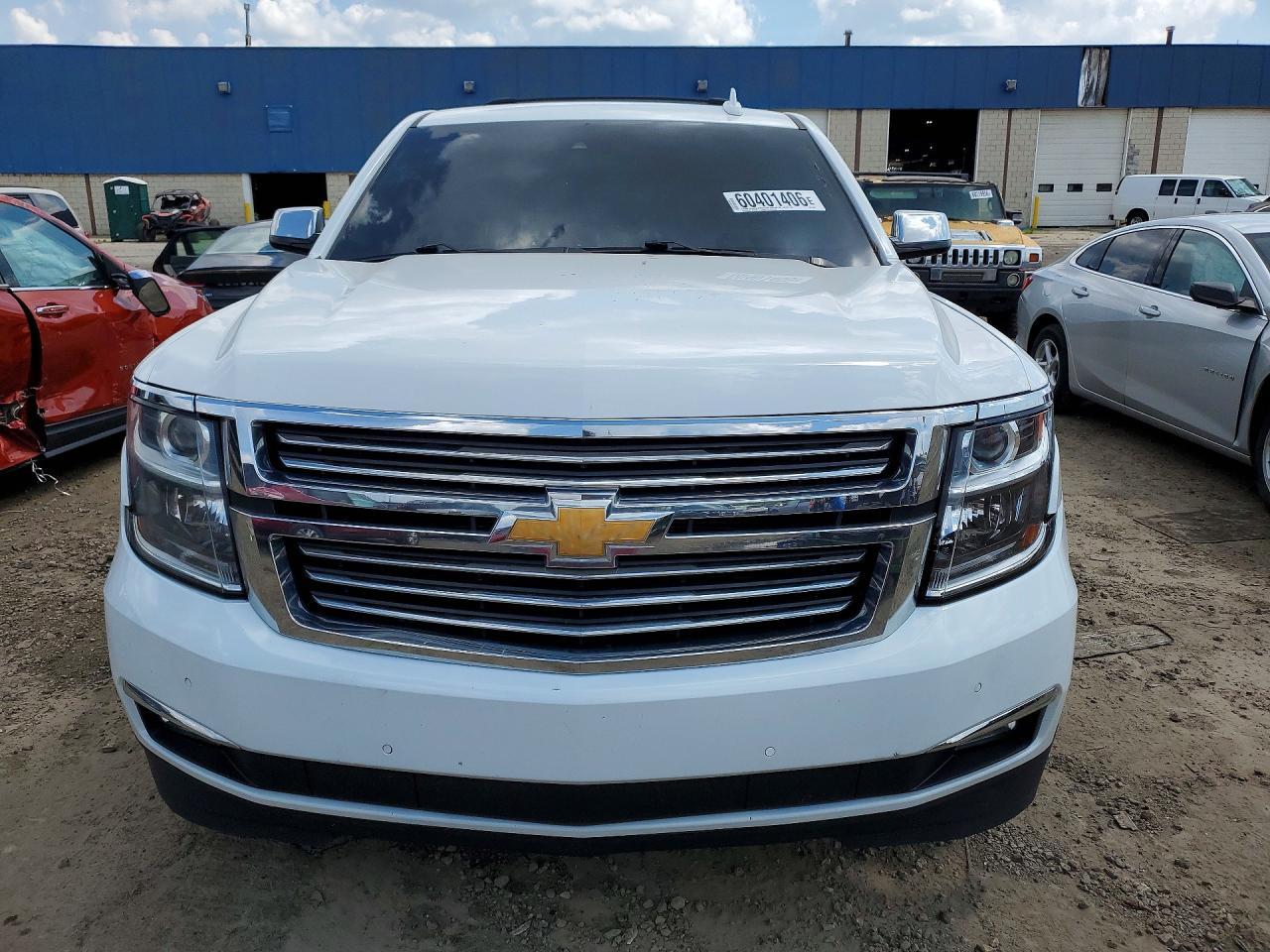 2017 Chevrolet Suburban - Image 5