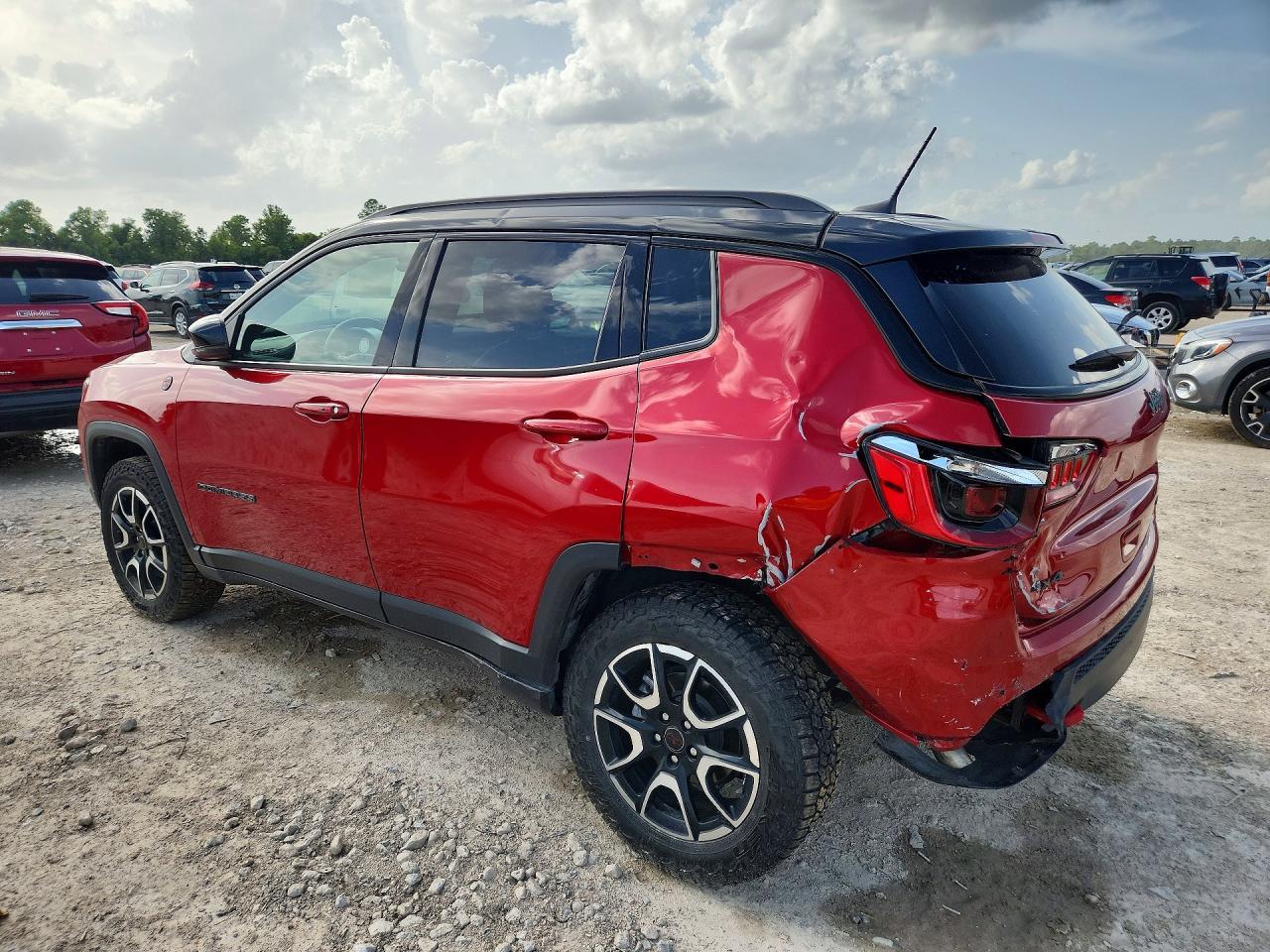 2025 Jeep Compass Trailhawk - Фото 2