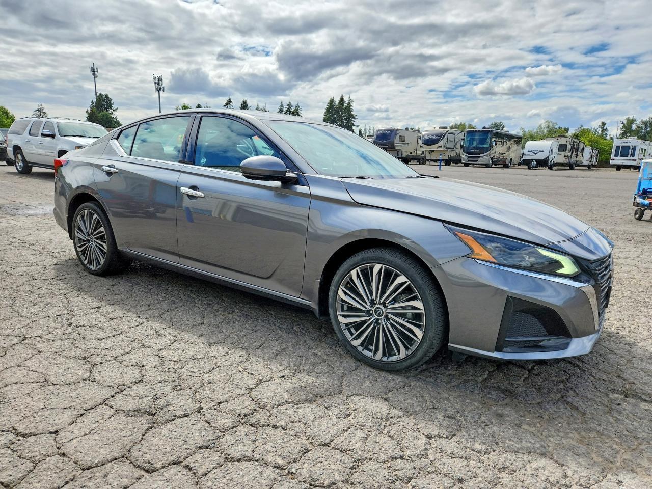 2023 Nissan Altima Sl - Image 4