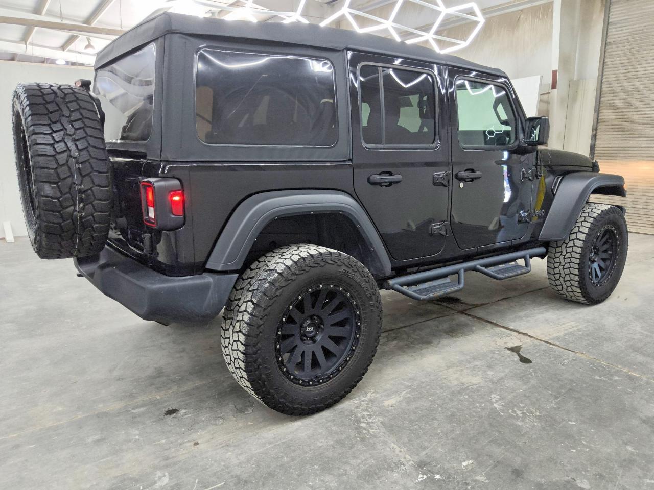 2022 Jeep Wrangler Unlimited Sport - Фото 3