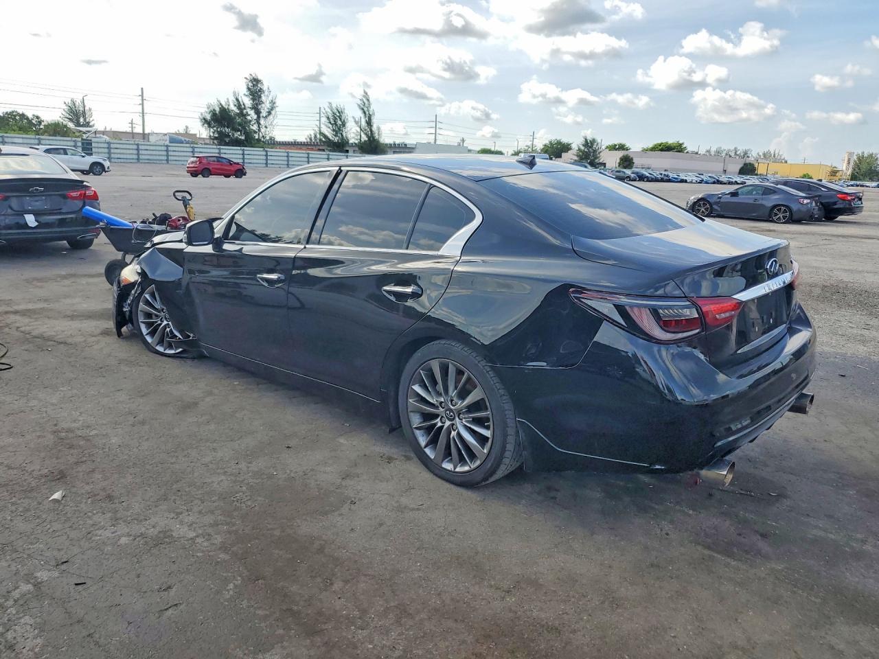 2019 Infiniti Q50 3.0T Luxe - Image 2