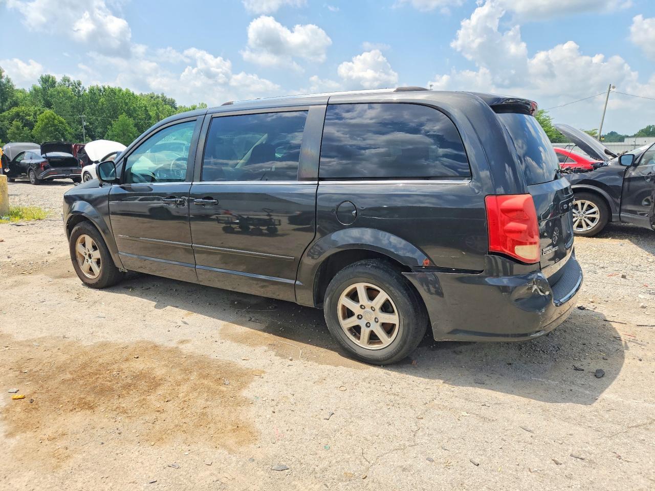 2011 Dodge Grand Caravan Crew - Фото 2