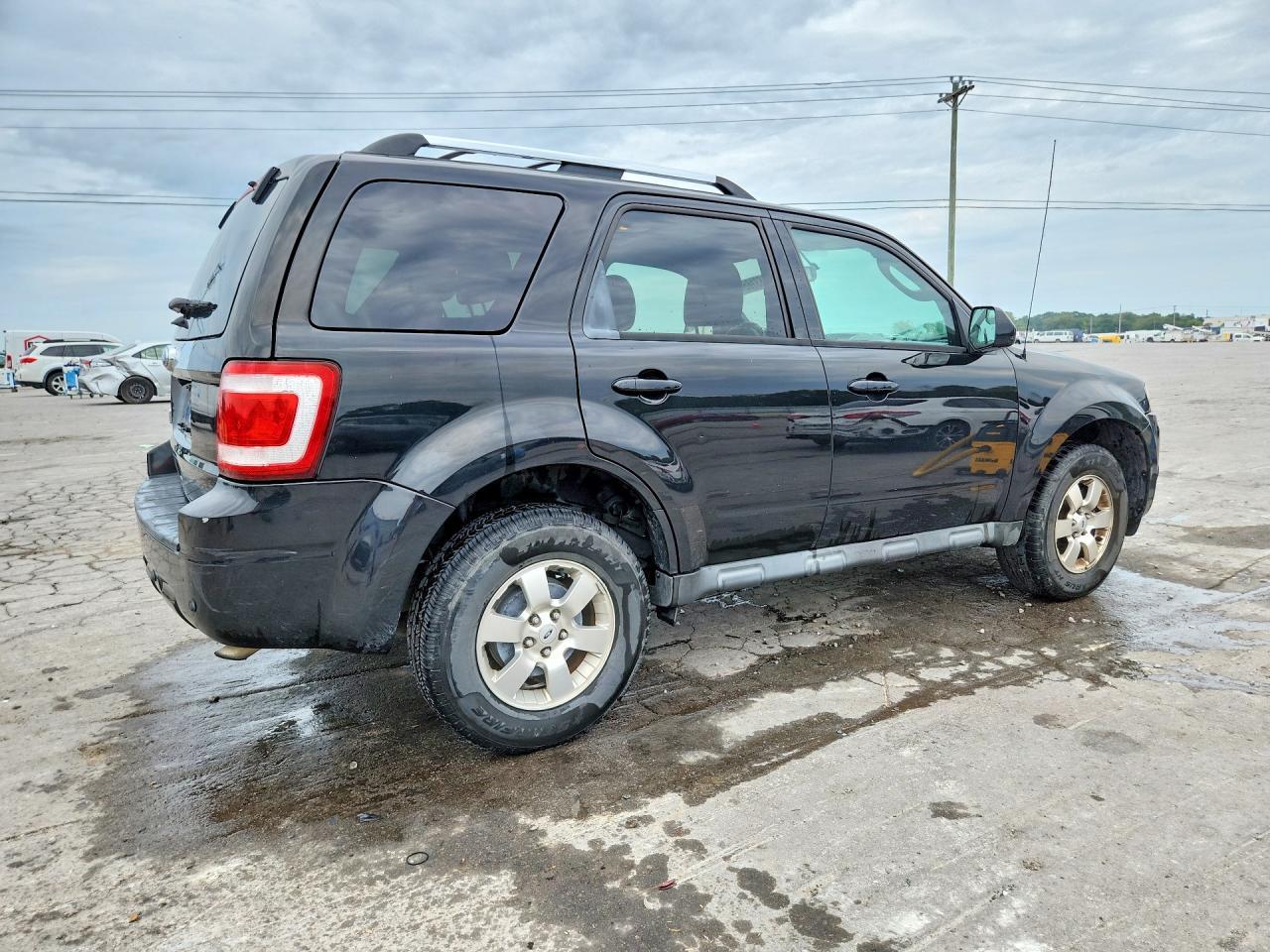 2011 Ford Escape Limited - Image 3
