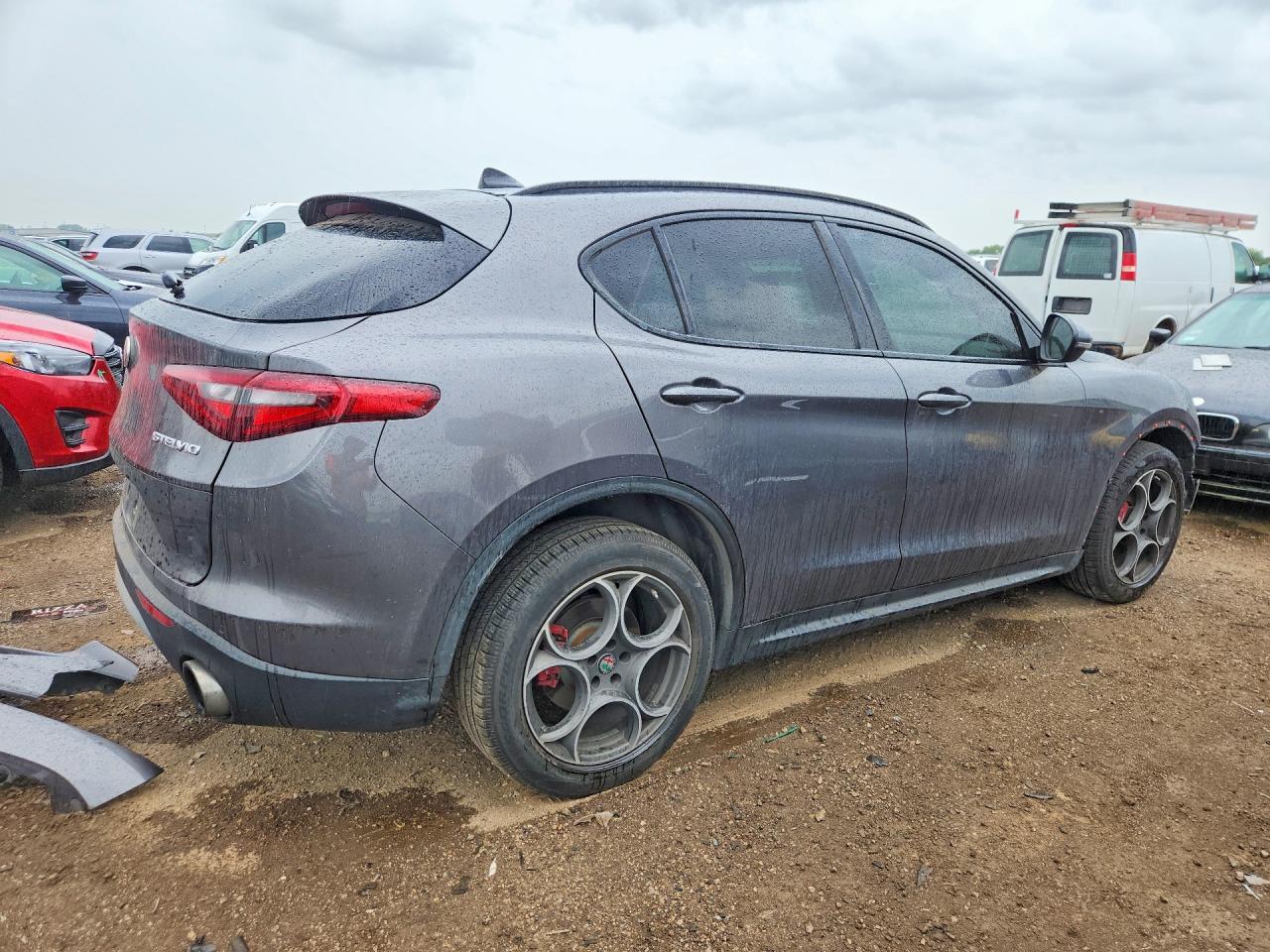 2018 Alfa Romeo Stelvio Sport - Image 3
