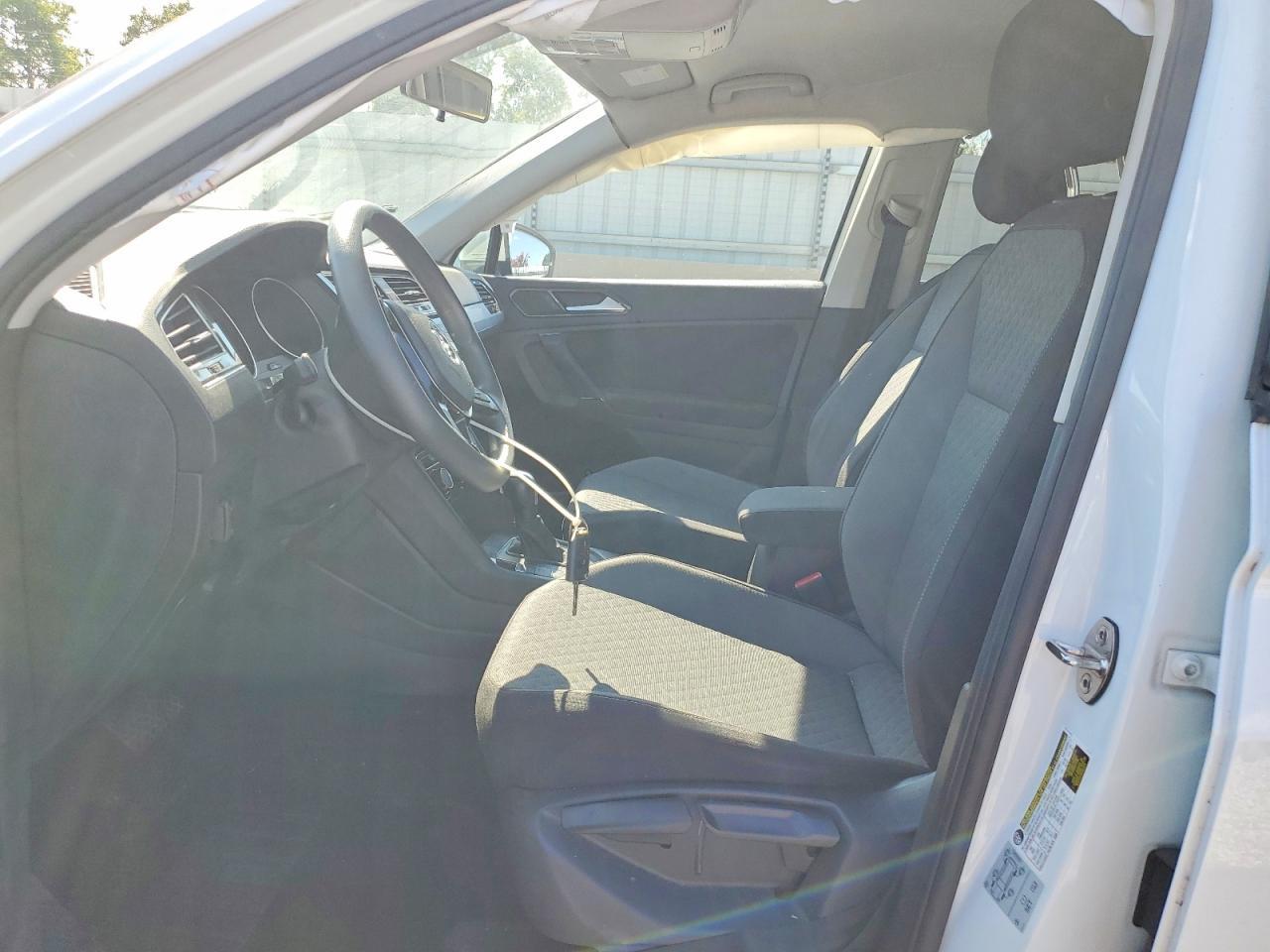 2018 Volkswagen Tiguan S - Фото 7