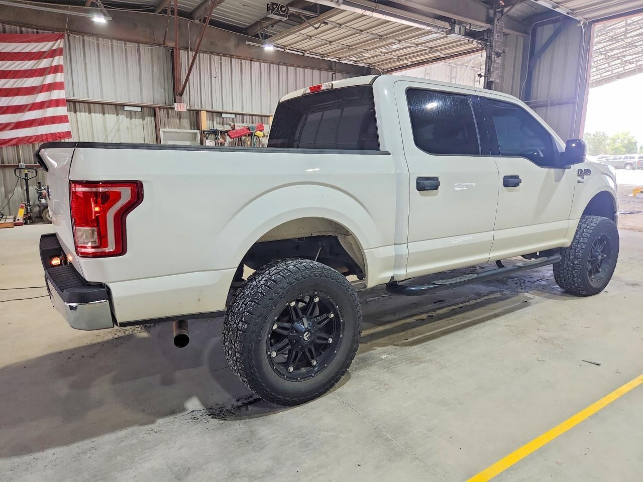 2015 Ford F150 Supercrew - Фото 3