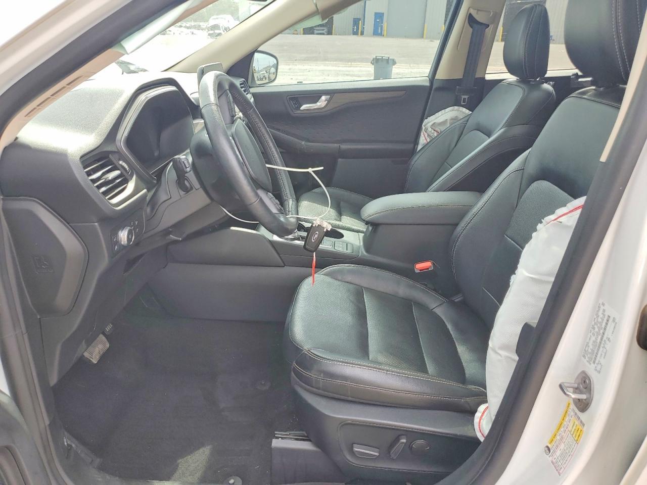 2020 Ford Escape Titanium - Image 7