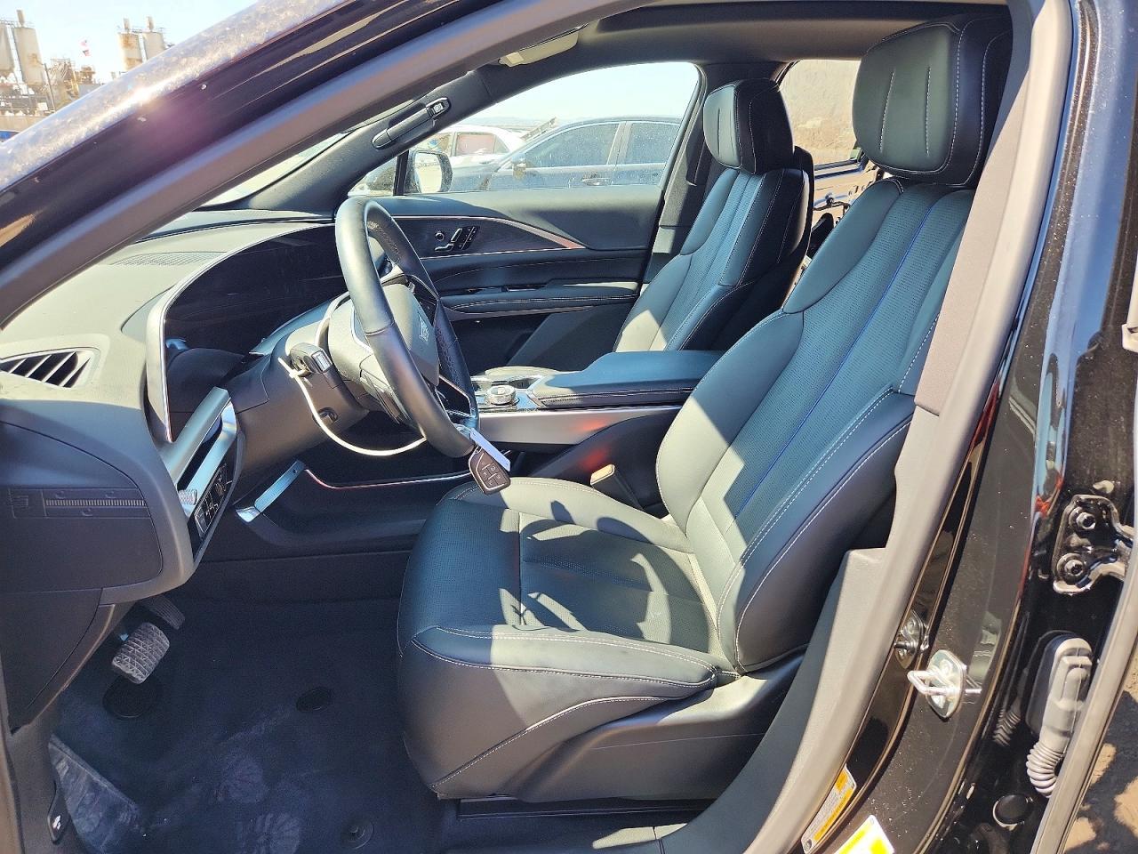 2025 Cadillac Lyriq Sport - Image 7