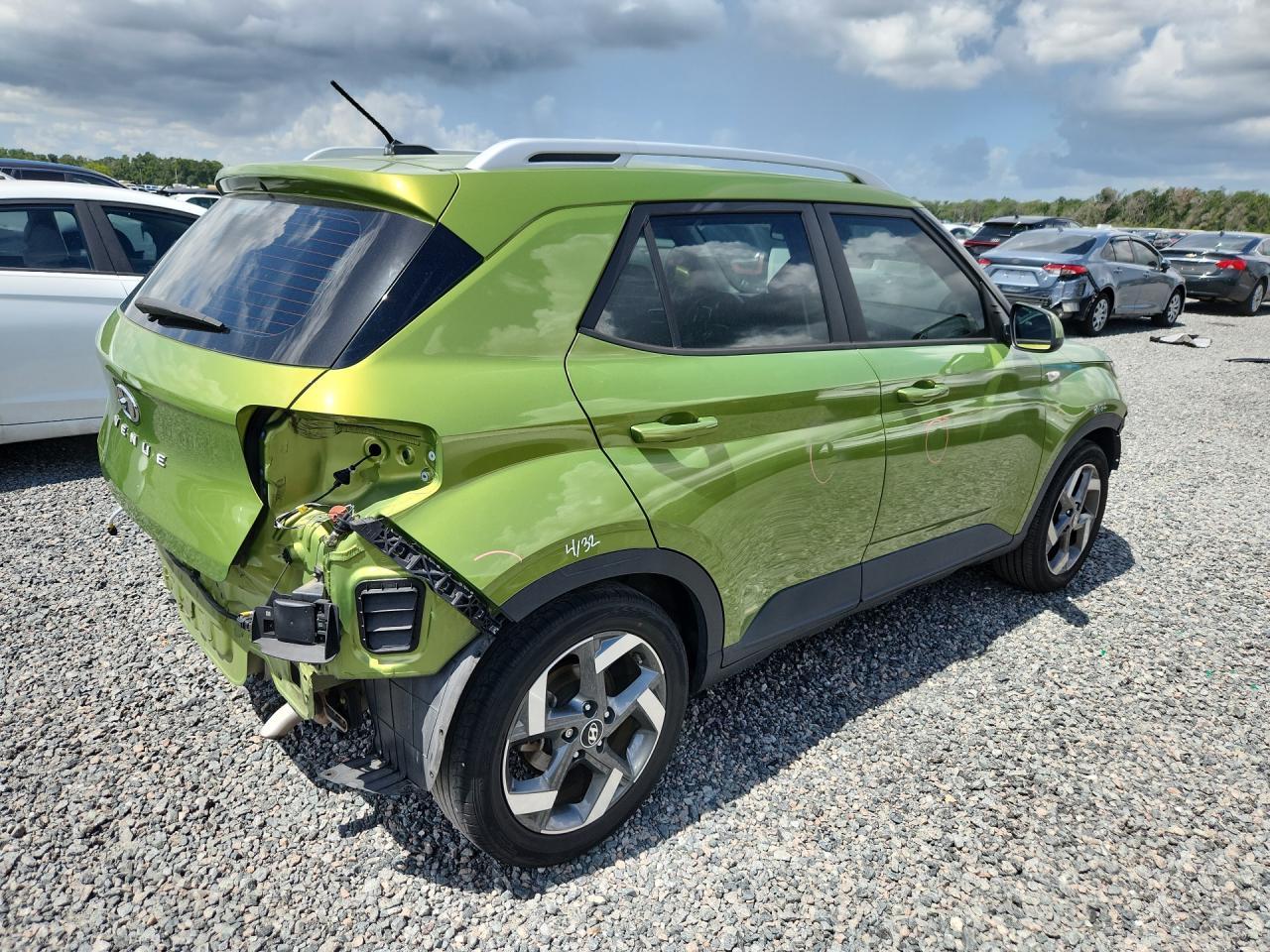 2023 Hyundai Venue Sel - Image 3