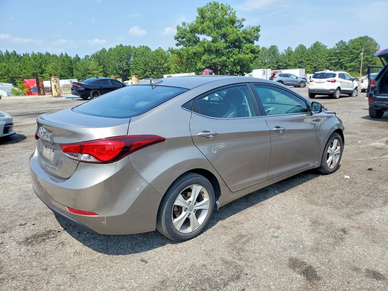 2016 Hyundai Elantra Value Edition - Фото 3