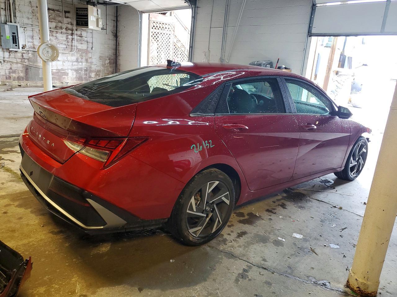 2025 Hyundai Elantra Sel - Image 3