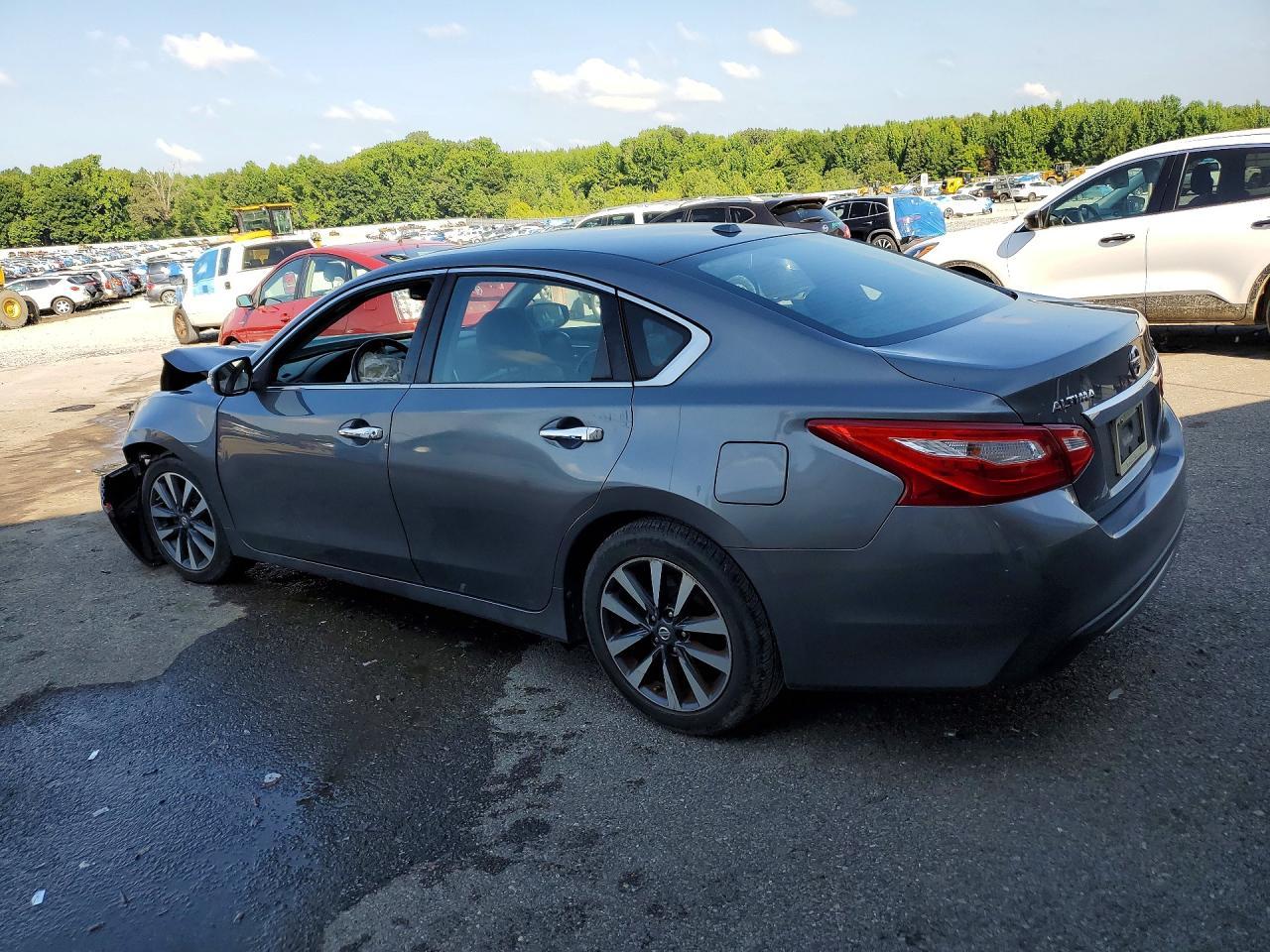 2017 Nissan Altima 2.5 Sl - Image 2