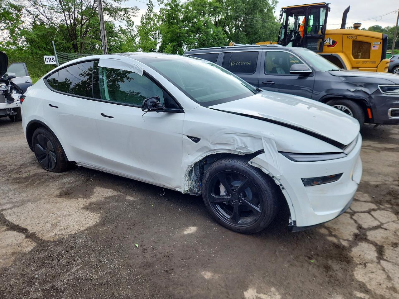 2026 Tesla Model Y - Фото 4