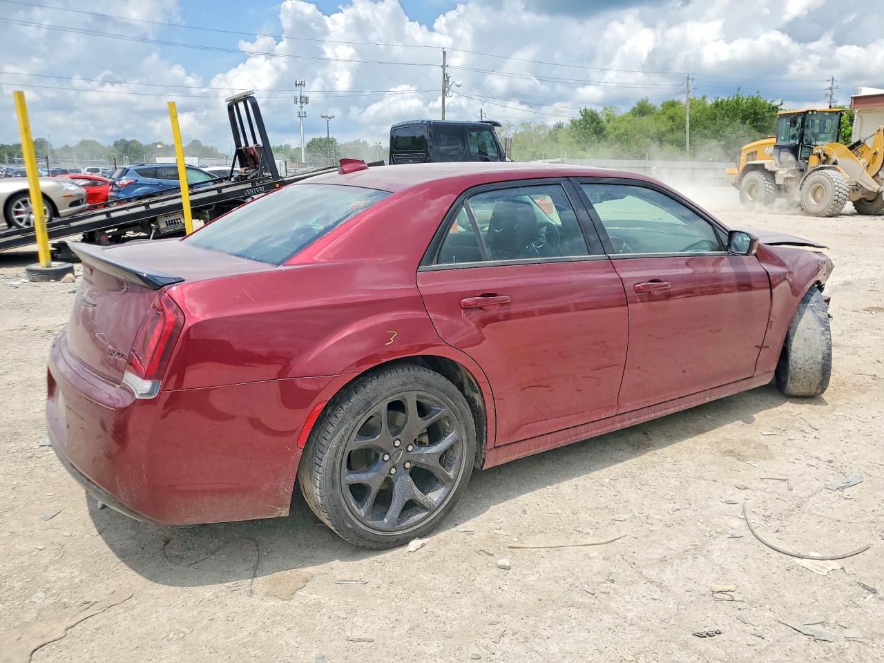 2023 Chrysler 300 Touring L - Фото 3