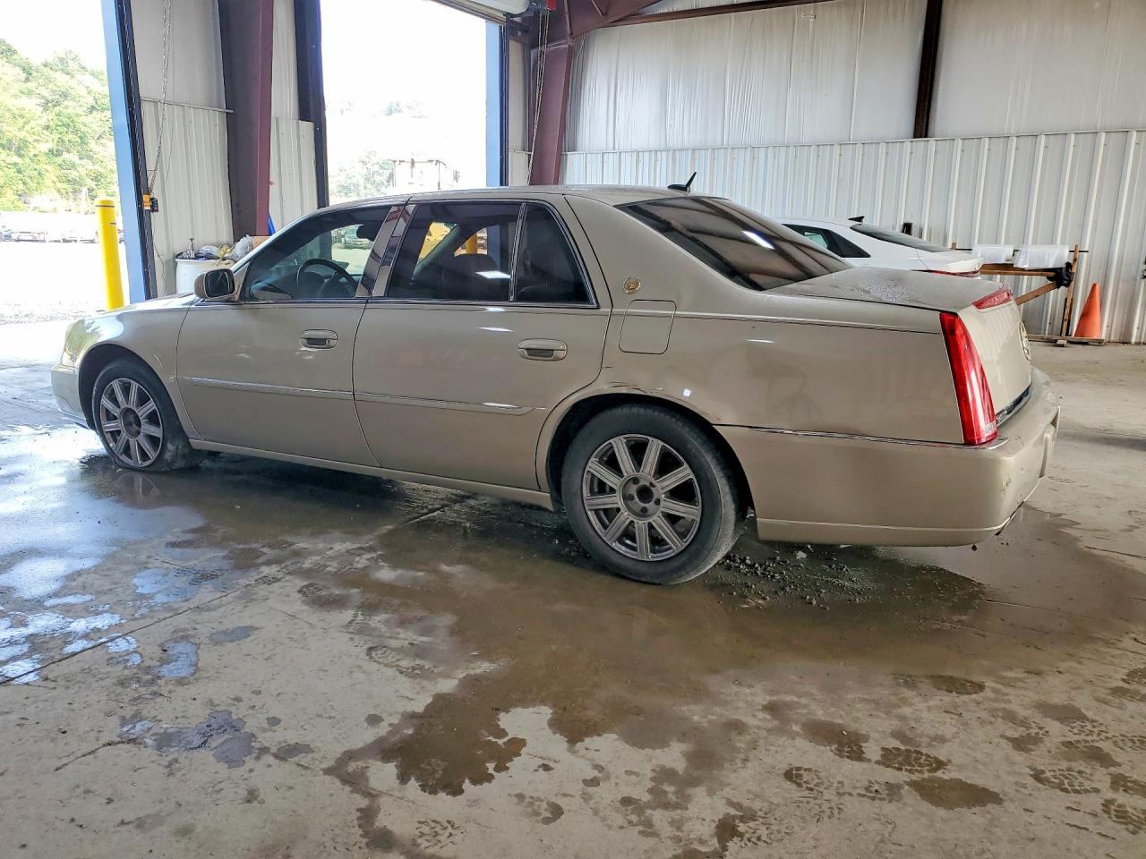 2007 Cadillac Dts - Фото 2