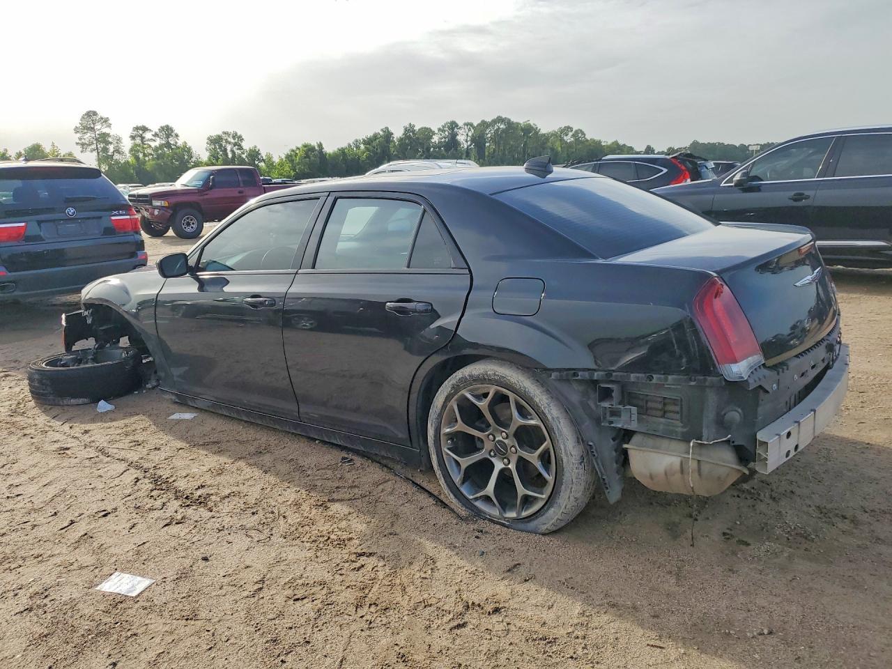 2017 Chrysler 300 S - Фото 2