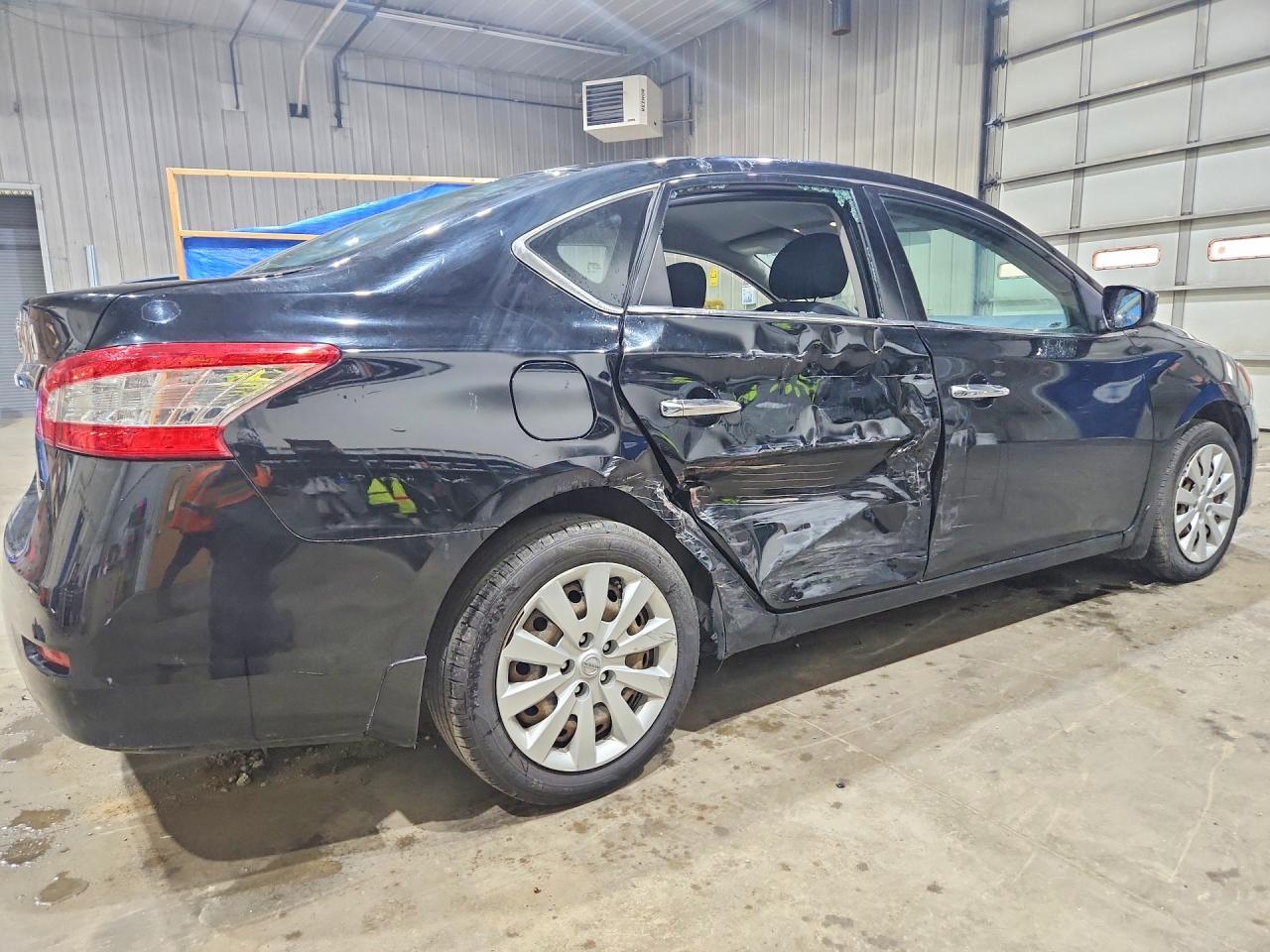 2015 Nissan Sentra S - Фото 3
