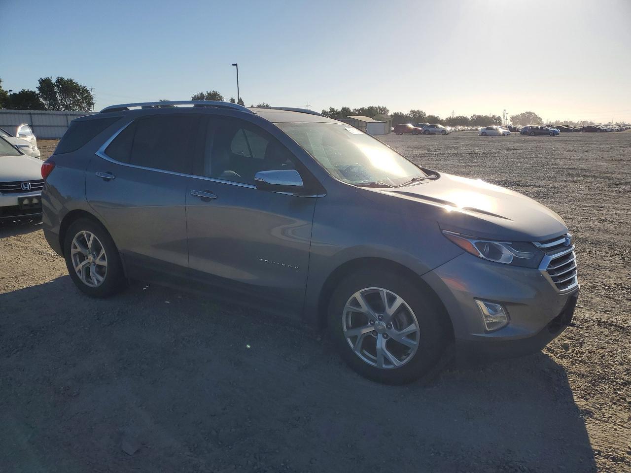 2018 Chevrolet Equinox Premier - Image 4