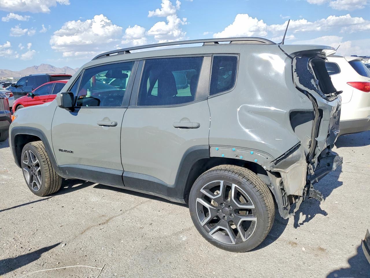 2020 Jeep Renegade Latitude - Фото 2