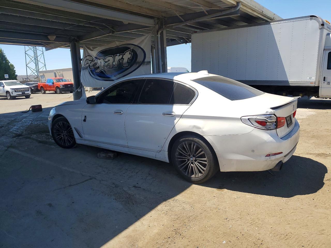 2017 BMW 530 I - Image 2