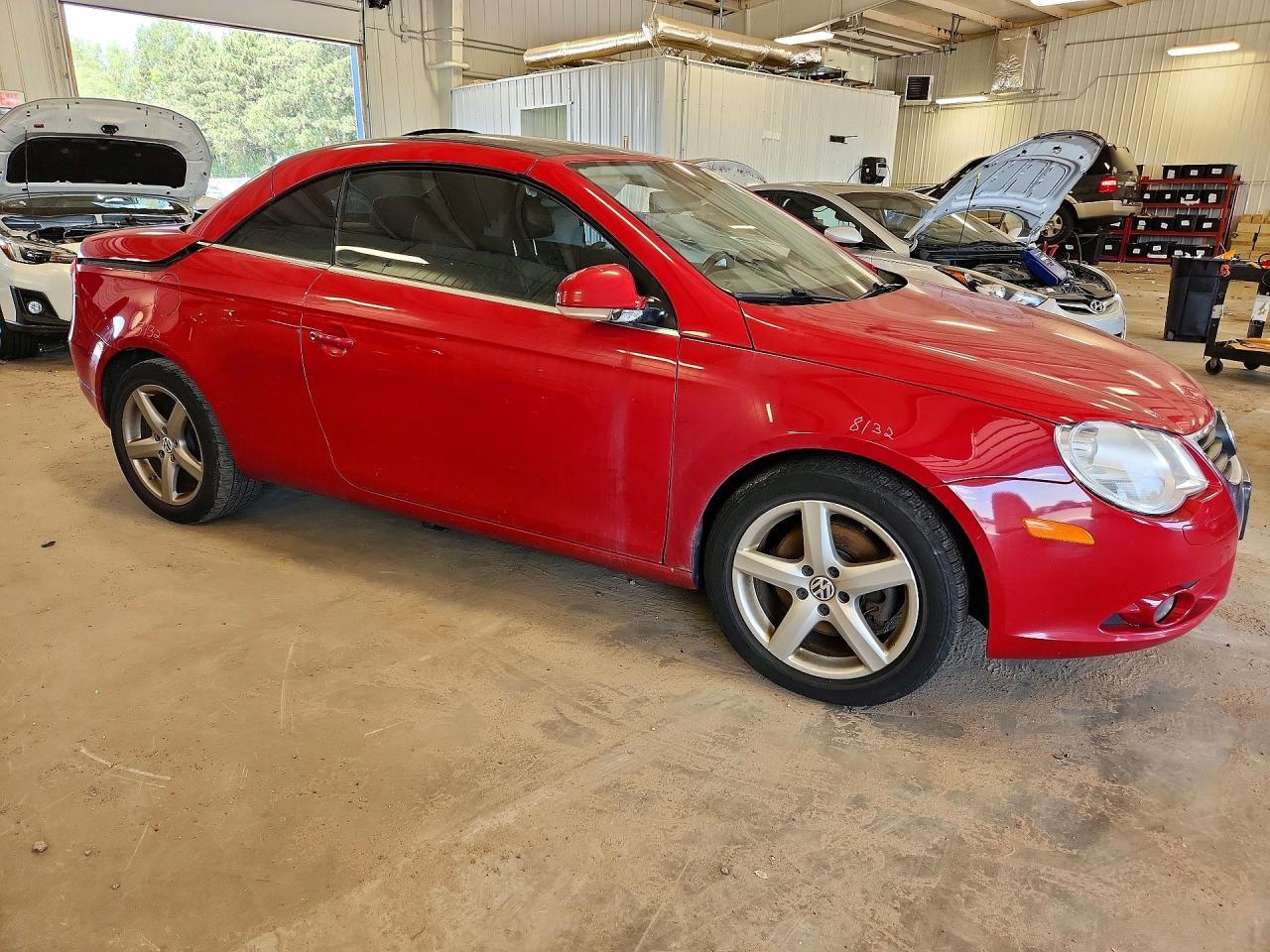 2007 Volkswagen Eos 2.0T Sport - Фото 4