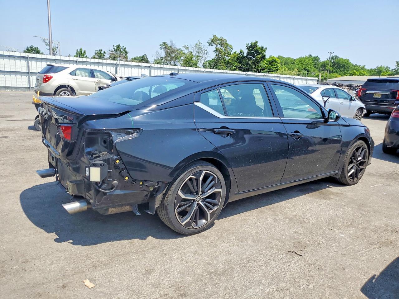 2023 Nissan Altima Sr - Фото 3