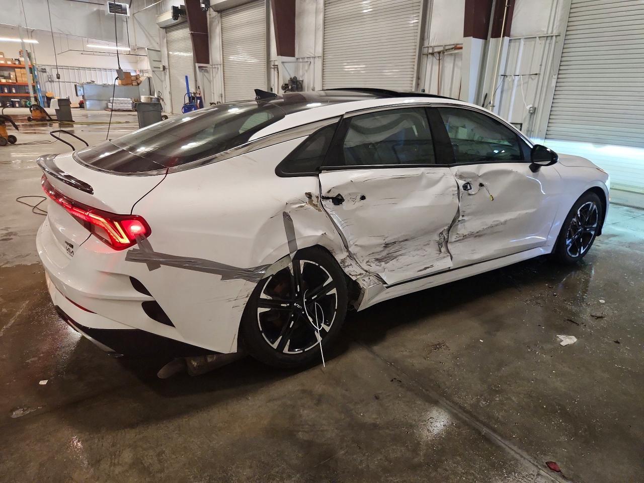 2022 Kia K5 Gt Line - Фото 3