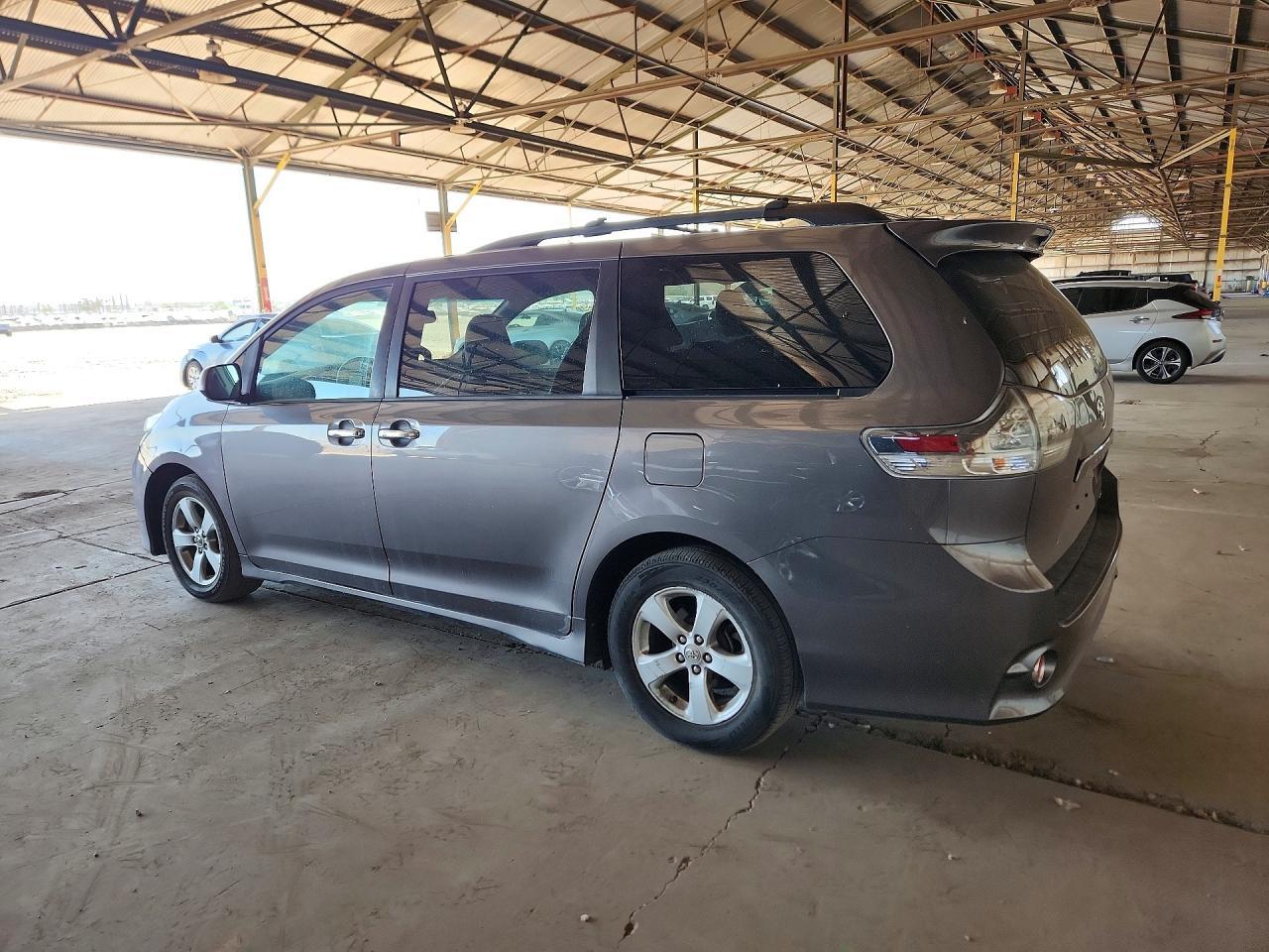2013 Toyota Sienna Sport - Image 2