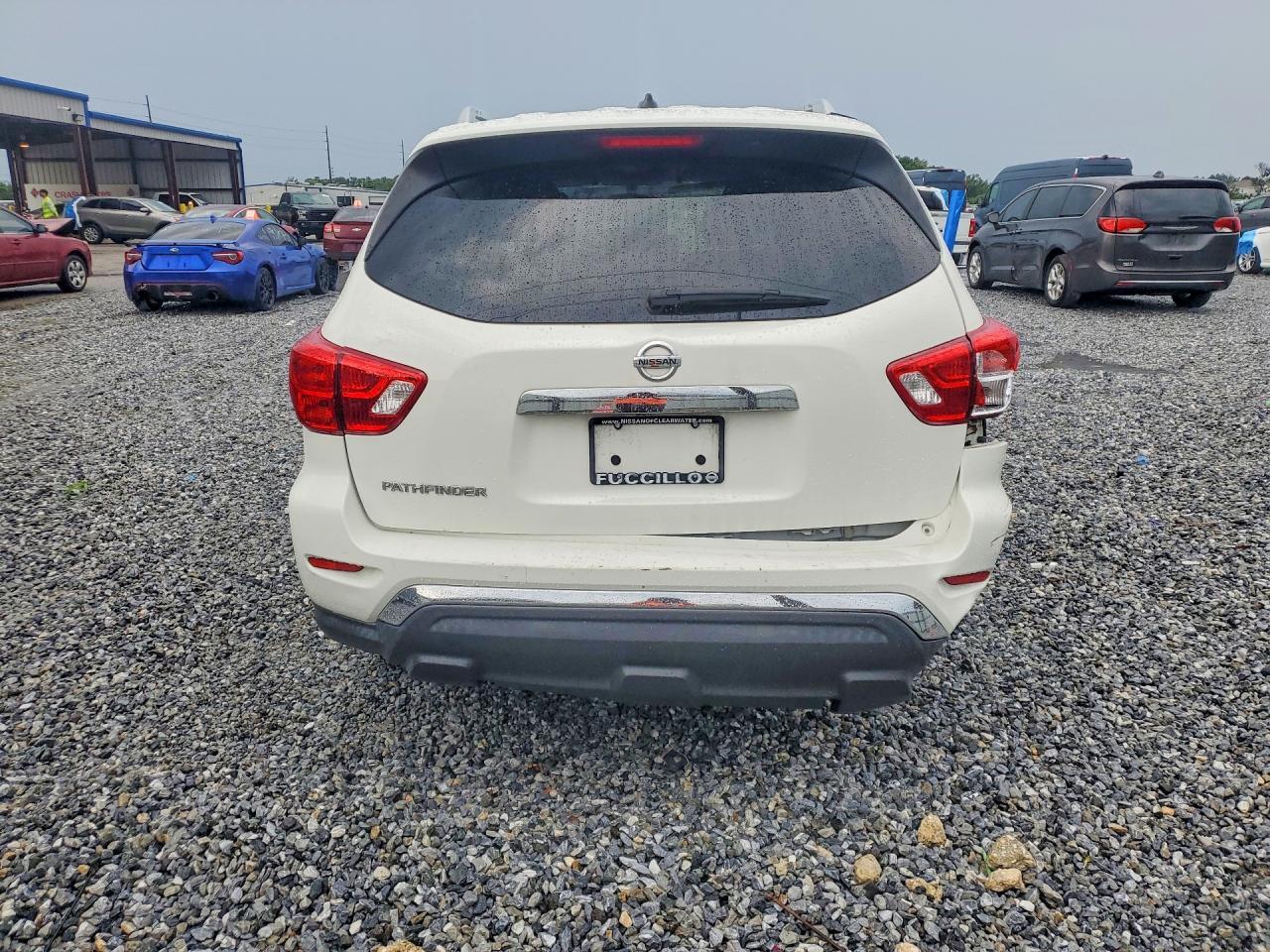 2017 Nissan Pathfinder S - Фото 6
