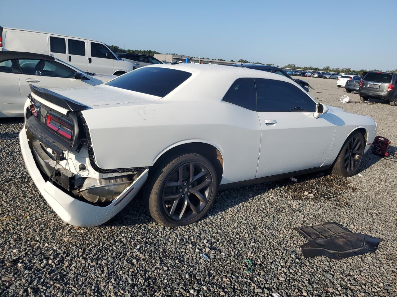 2023 Dodge Challenger Sxt - Фото 3