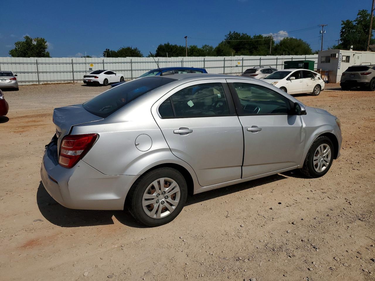 2017 Chevrolet Sonic Ls - Фото 3