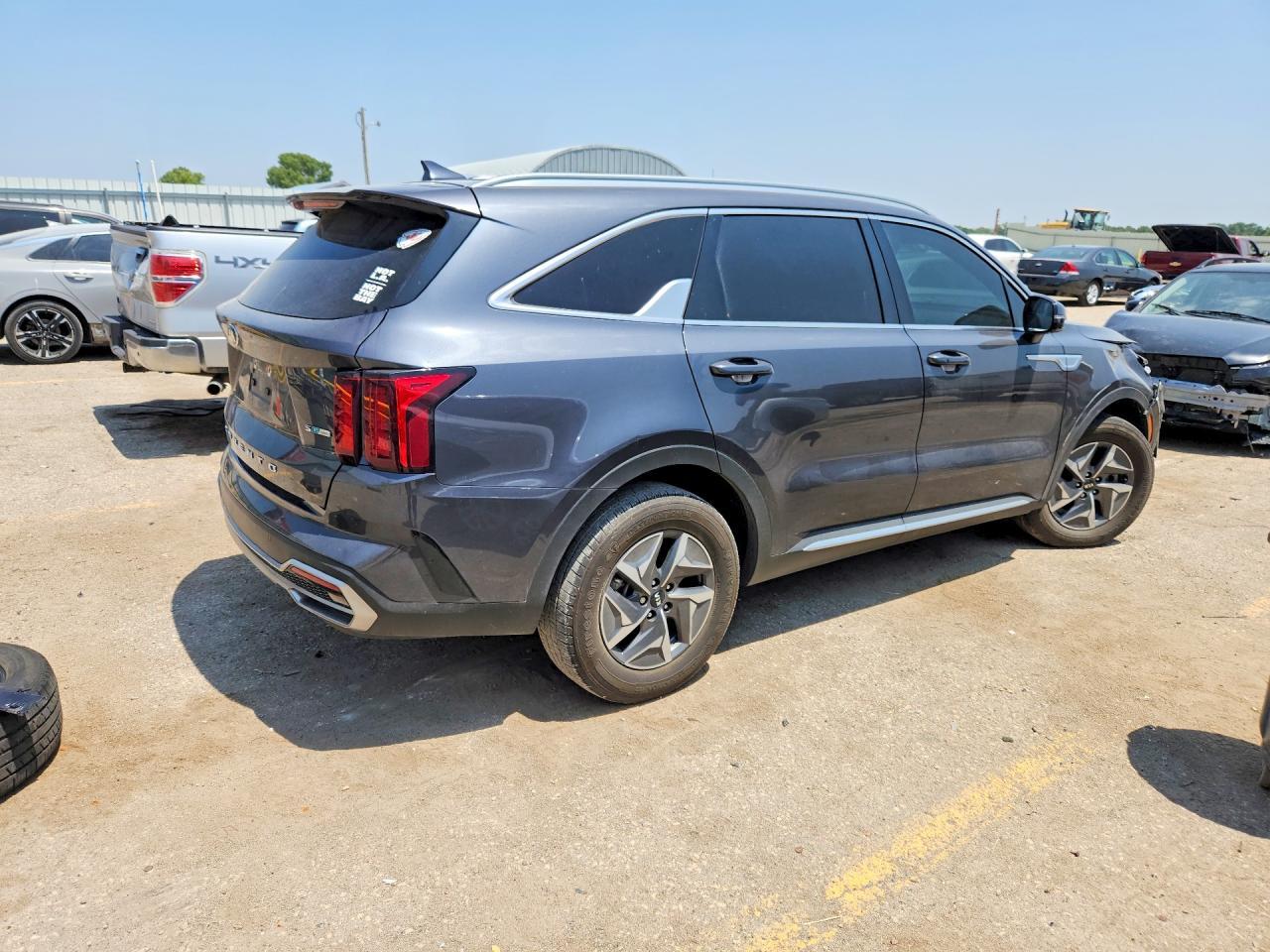 2021 Kia Sorento S - Фото 3