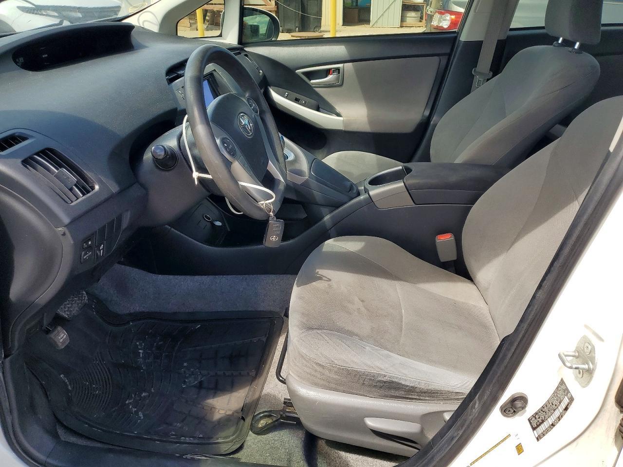 2014 Toyota Prius One - Фото 7