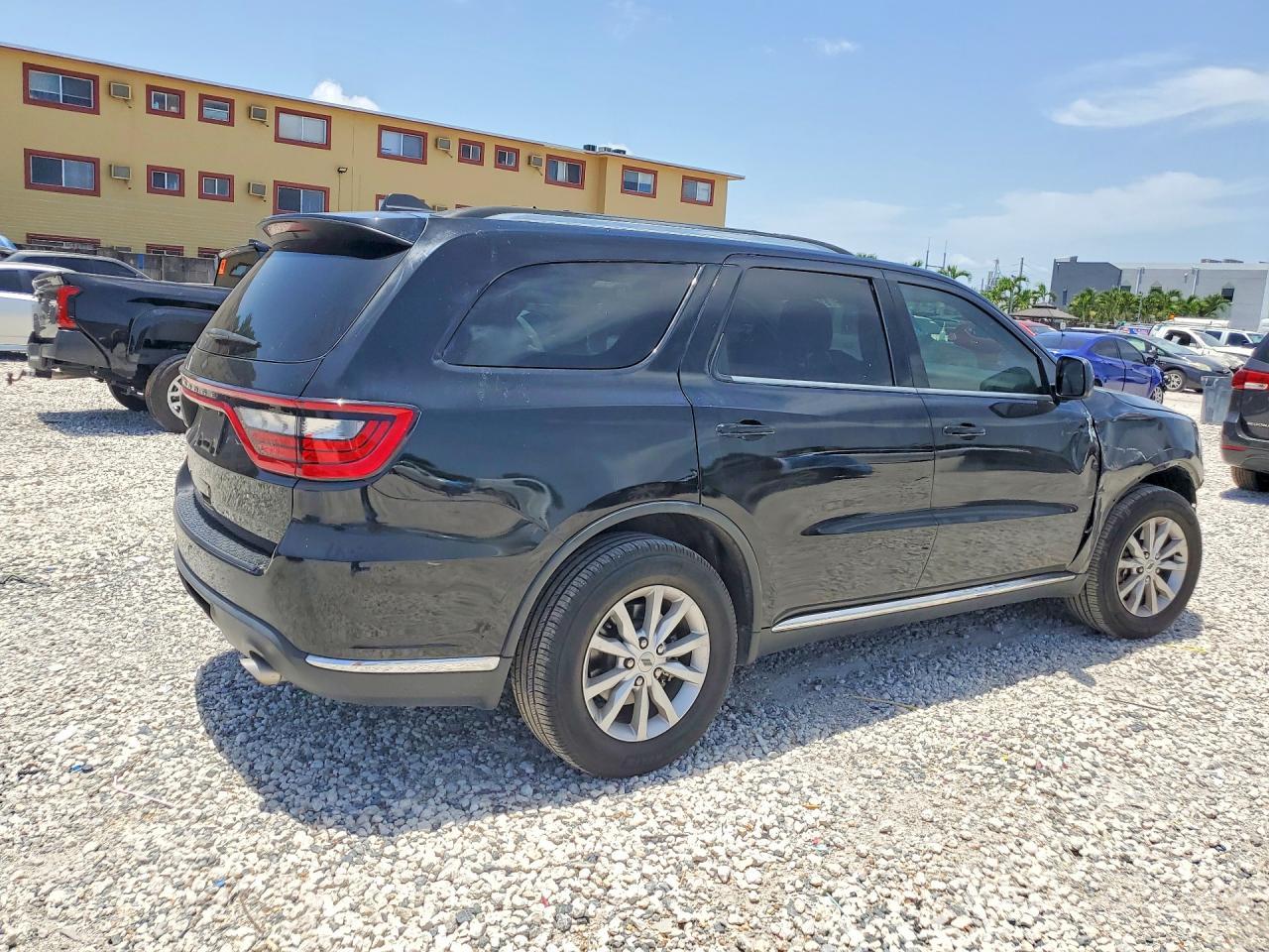 2022 Dodge Durango Sxt - Image 3