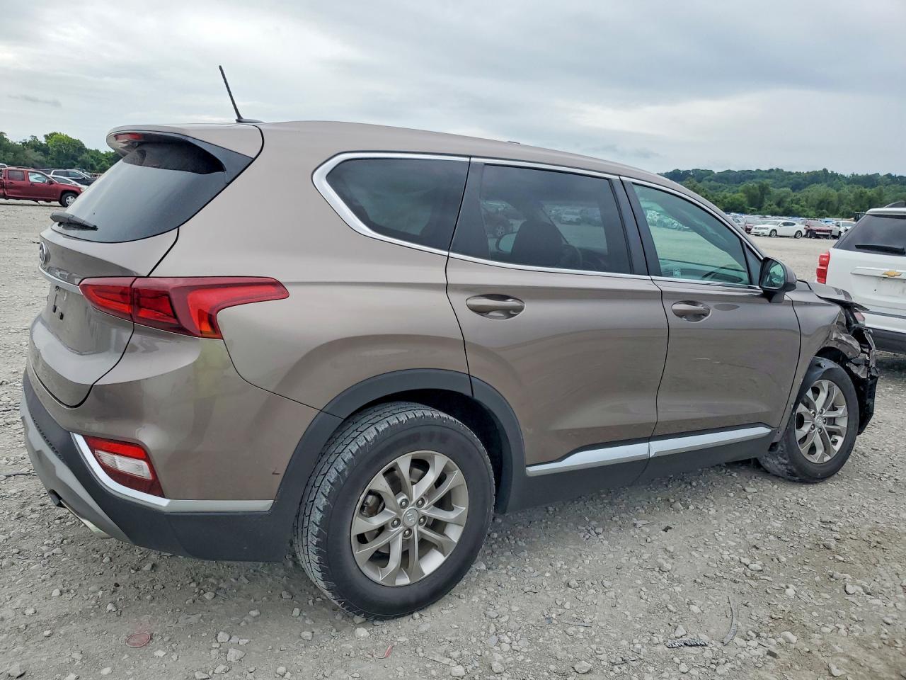 2019 Hyundai Santa Fe Se - Фото 3
