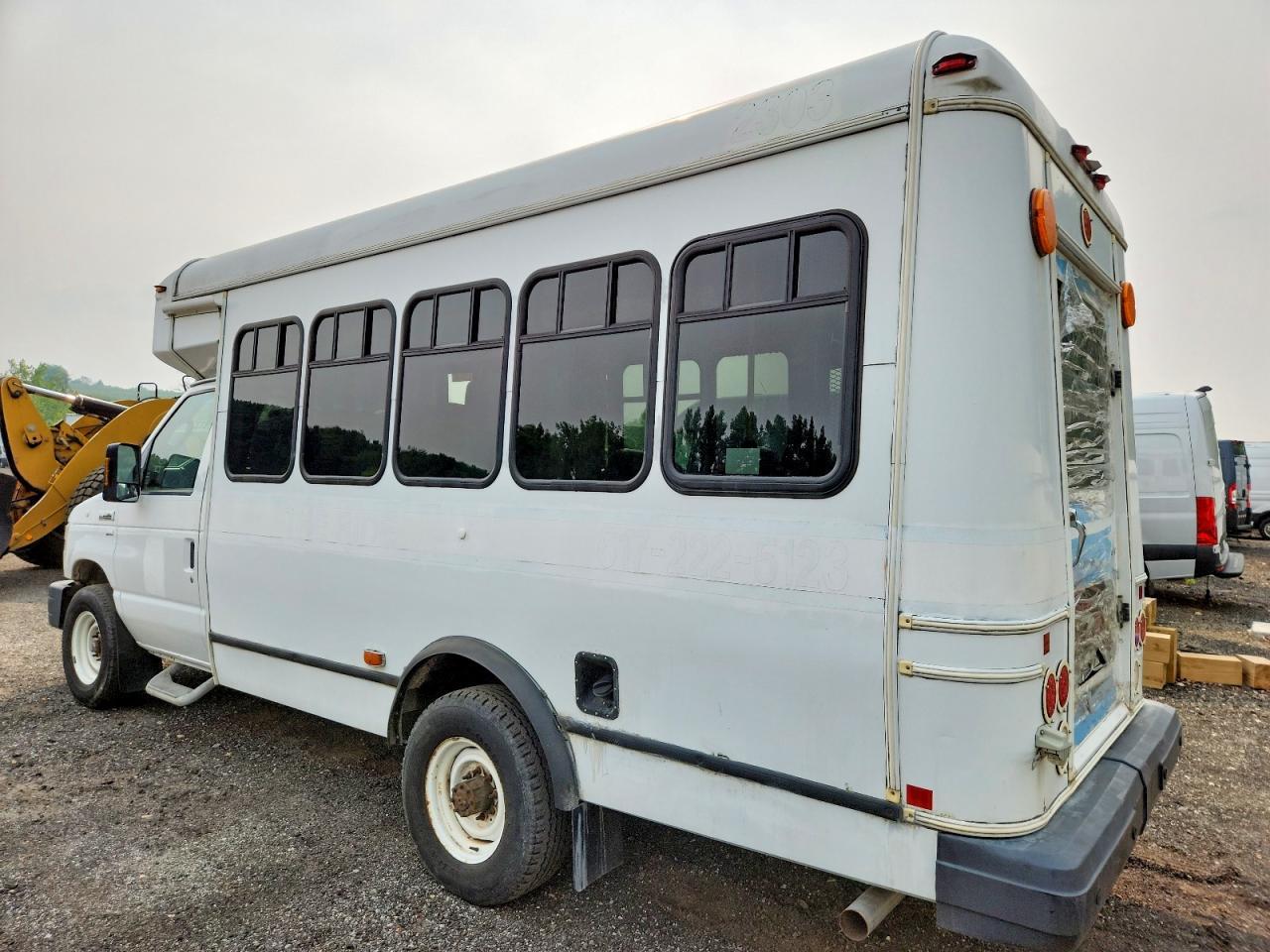 2014 Ford Econoline E350 Super Duty Cutaway Van - Фото 3