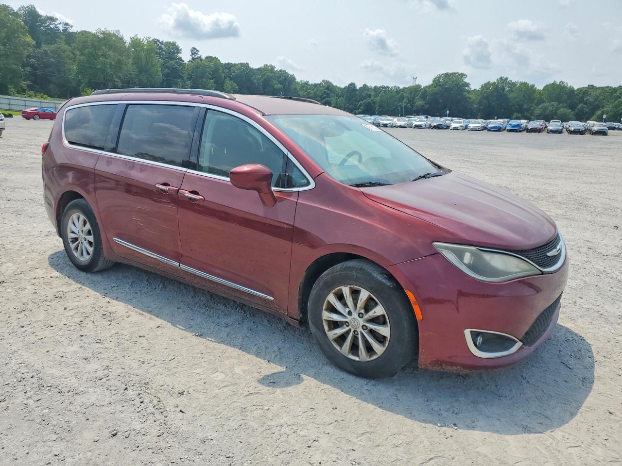 2017 Chrysler Pacifica Touring L - Фото 4