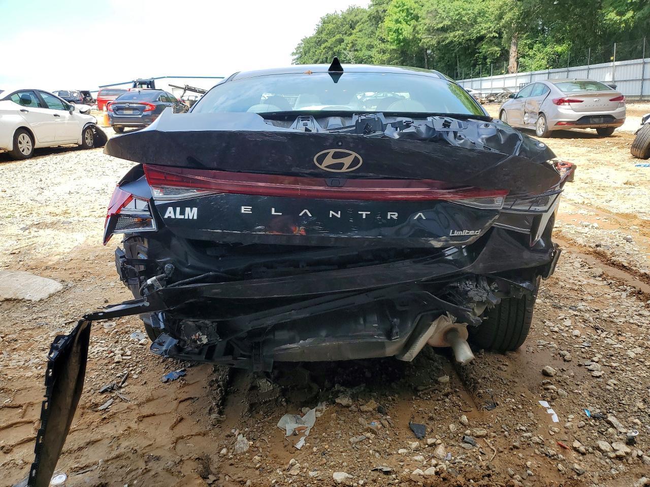 2024 Hyundai Elantra Limited - Image 6
