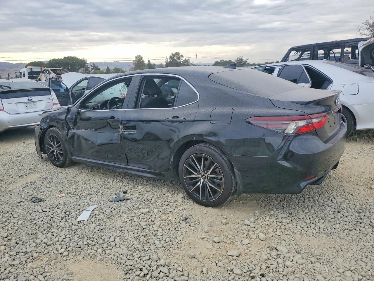 2023 Toyota Camry Se - Фото 2