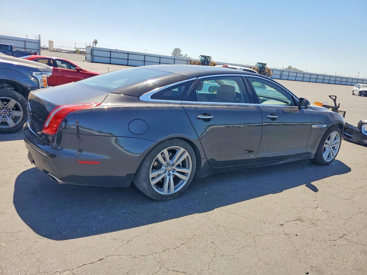2011 Jaguar Xjl - Фото 3