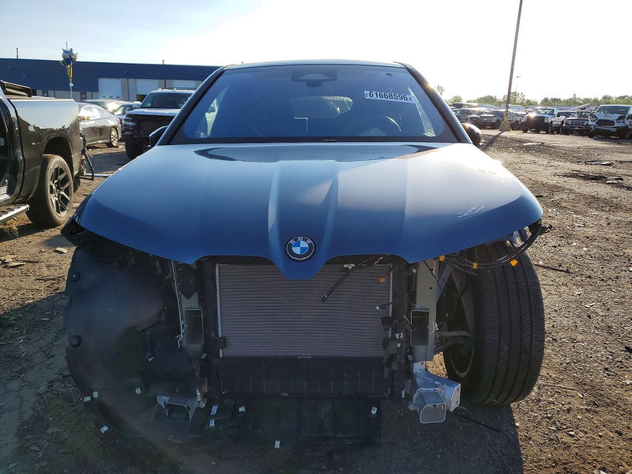 2026 BMW Ix xDrive45 - Фото 5