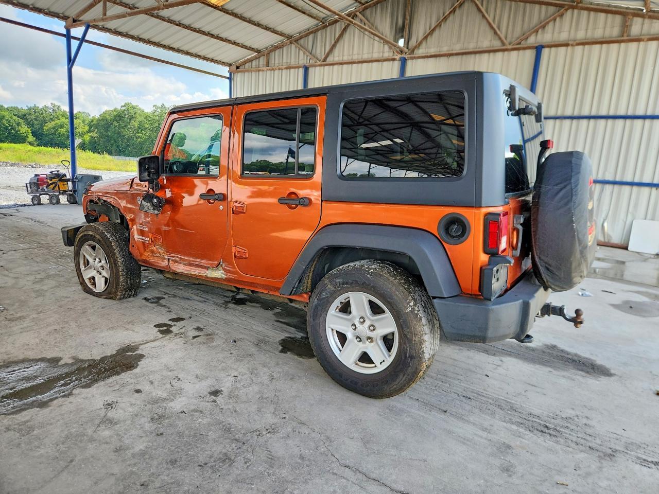 2011 Jeep Wrangler Unlimited Sport - Image 2