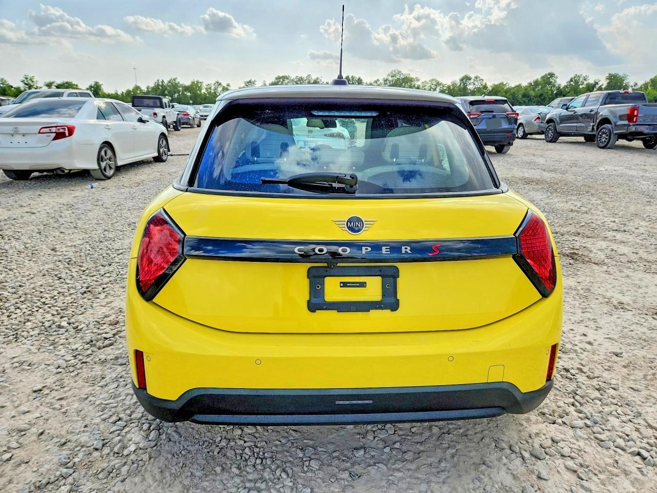 2025 Mini Cooper S - Фото 6