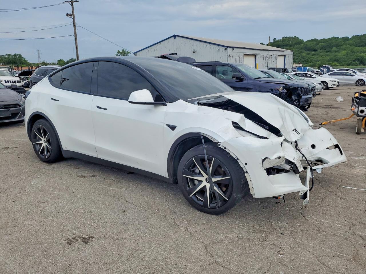 2016 Tesla Model Y - Image 4