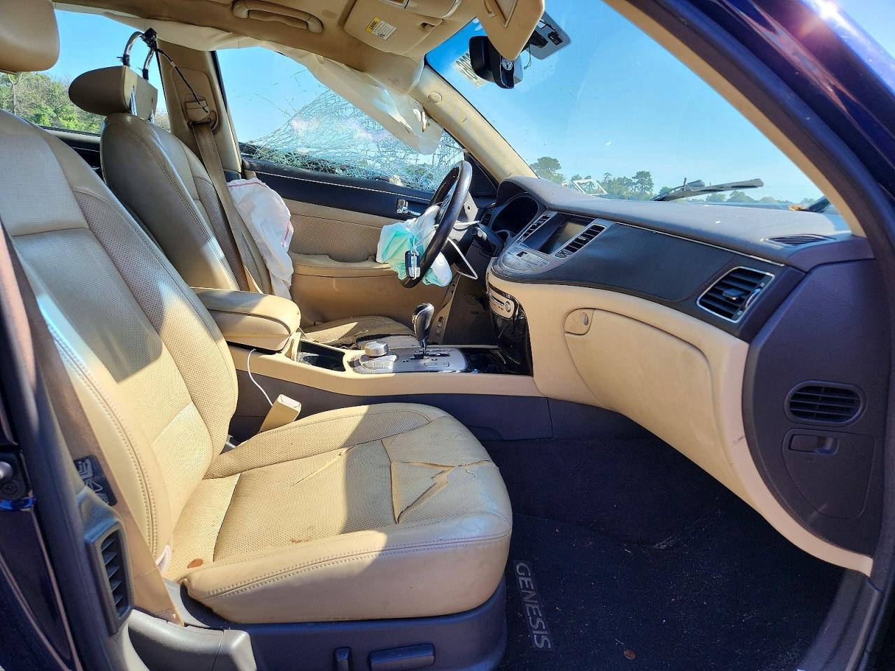 2010 Hyundai Genesis 4.6L - Image 7