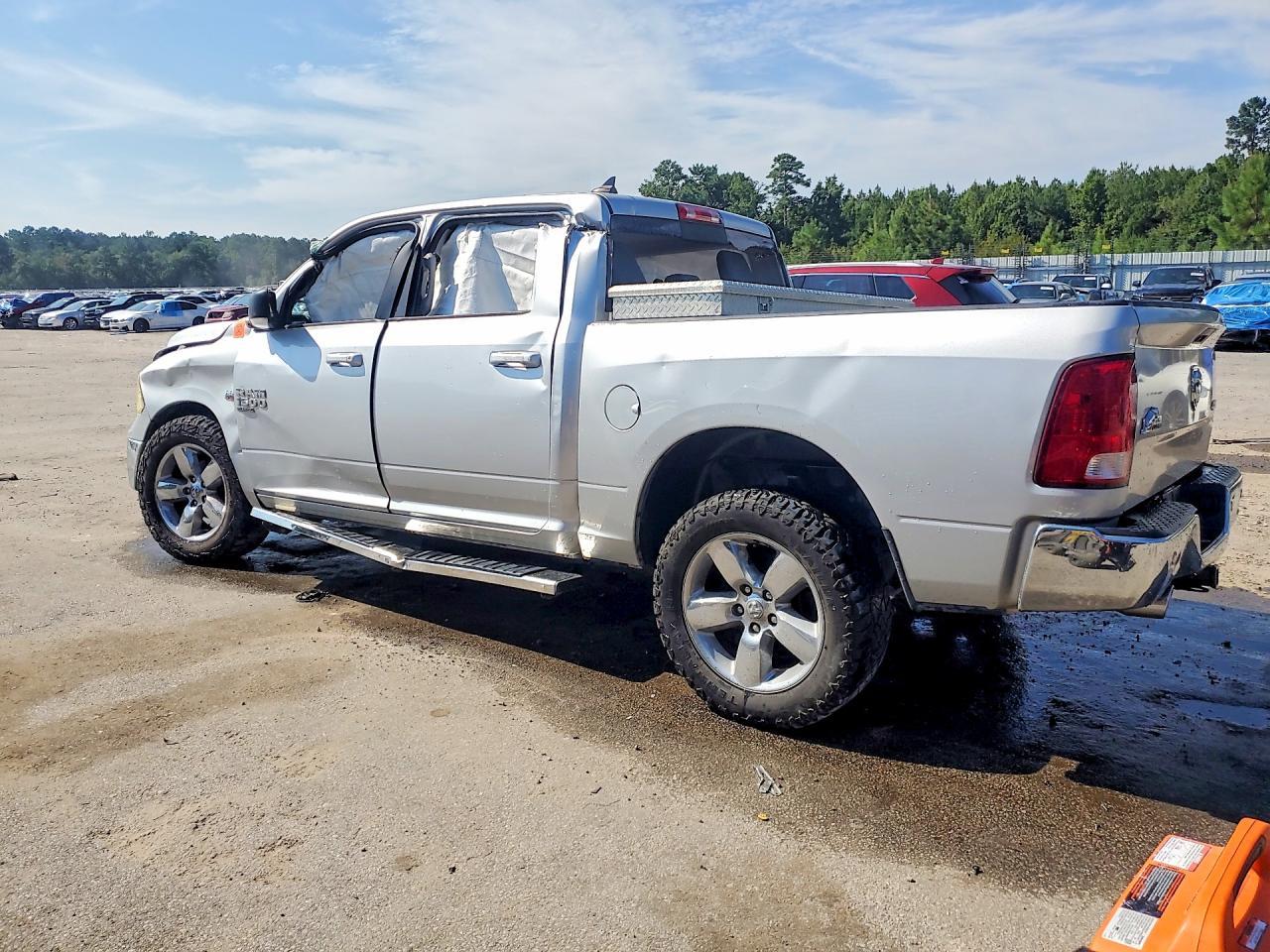 2019 Ram 1500 Classic Slt - Фото 2