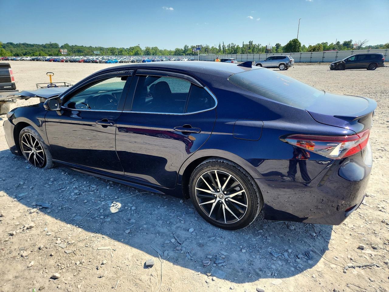 2021 Toyota Camry Se - Image 2