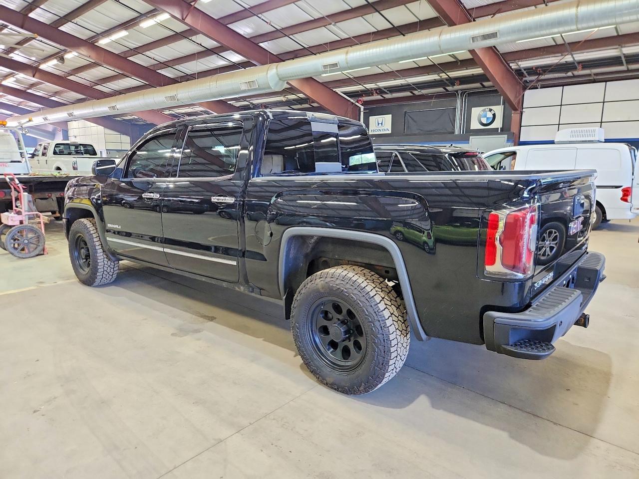 2016 GMC Sierra K1500 Denali - Image 2